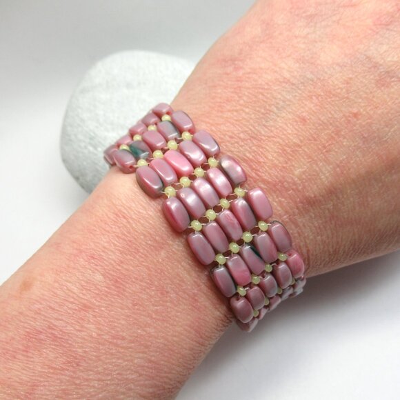 Handwoven Pink Czech UG glass bracelet - Picture 11 of 14